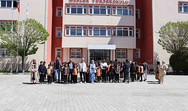 İlk ve ortaokul öğrencilerinden meslek yüksekokuluna ziyaret