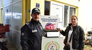 İncirliova Belediyesi'nin pazarlarda tartı denetimi sürüyor