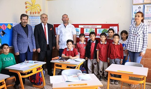 İncirliova'da hayırsever tarafından bağışlanan sıralar okula teslim edildi