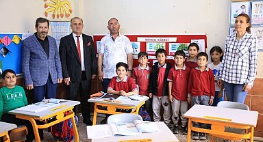 İncirliova'da hayırsever tarafından bağışlanan sıralar okula teslim edildi