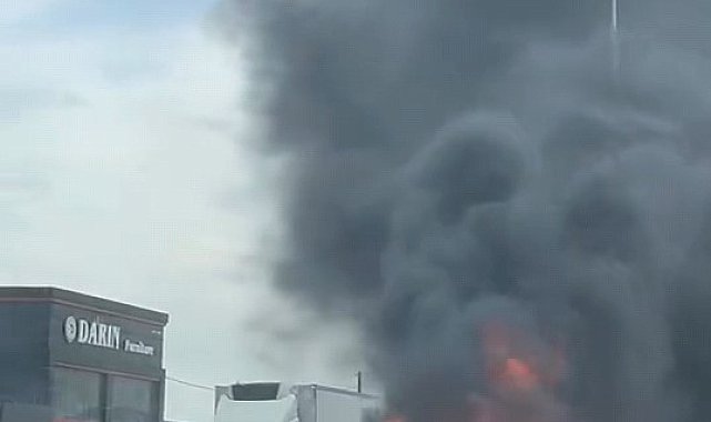 İnegöl'de seyir halindeki otomobil alev topuna döndü
