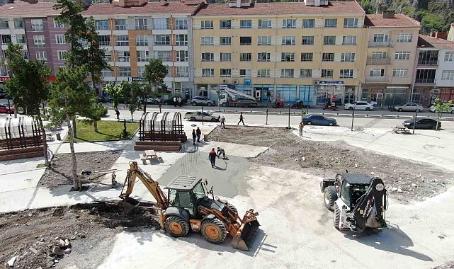 İnönü Cumhuriyet Meydanı'nda sona yaklaşılıyor