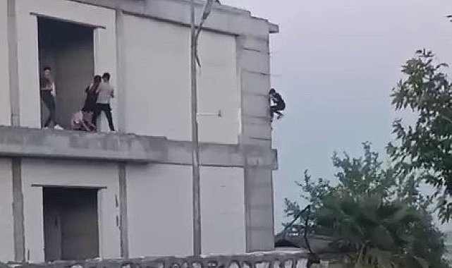 İnşaata tırmanarak canlarını hiçe saydılar