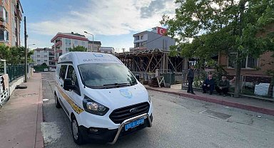 İnşaatta temizlik yaparken 2 buçuk metreden düştü