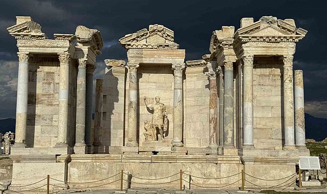 İş Bankası'ndan Laodikeia ve Tripolis antik kenti kazılarına 5 yıllık destek