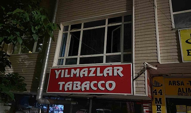 İş yerinde unutulup kapı üstüne kilitlenince çareyi camda aradı, düşerek ağır yaralandı
