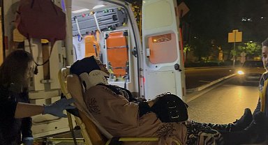 Işık ihlali kaza getirdi... Kırmızı ışıkta geçen otomobil taksiye çarptı: 7 yaralı