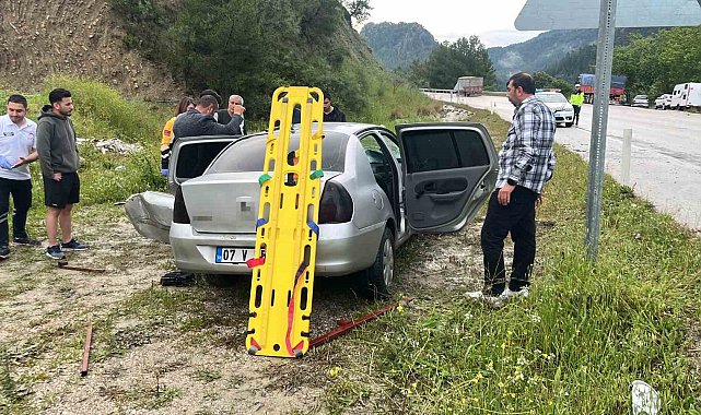 Isparta-Antalya karayolunda otomobil ile kamyon çarpıştı: 1 yaralı