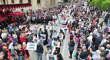 Isparta sokakları gül sularıyla yıkandı, Uluslararası Gül Festivali görsel şölene dönüştü