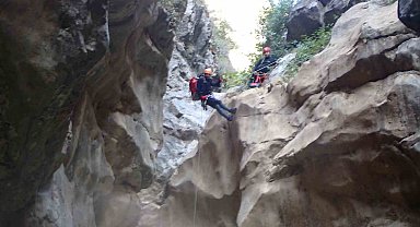 Isparta Yazılı Kanyon'da suya düşen üniversite öğrencisi kayboldu
