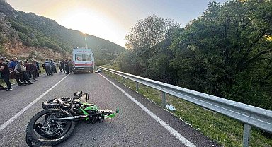 Isparta'da bariyerlere çarpan motosikletteki lise öğrencisi hayatını kaybetti