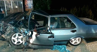 Isparta'da iki otomobil kafa kafaya çarpıştı: 4 yaralı