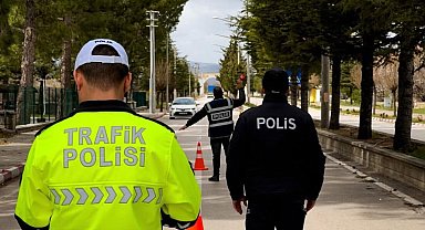 Isparta'da kurallara uymadığı tespit edilen 83 araca cezai işlem