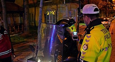 Isparta'da trafik ve asayiş uygulamasında 21 araca ceza kesildi