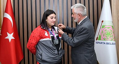 Ispartalı halterci Fatma Gül Çevik'ten dünya şampiyonluğu