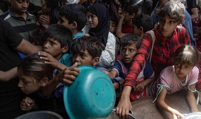İsrail'in yardım geçişine izin vermediği Gazze'de Filistinliler açlıkla karşı karşıya