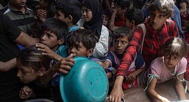 İsrail'in yardım geçişine izin vermediği Gazze'de Filistinliler açlıkla karşı karşıya