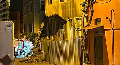 İstanbul Fatih Ayvansaray'da, metruk binada çökme meydana geldi. İhbar üzerine itfaiye, AFAD, UMKE ve sağlık ekipleri sevk edildi.