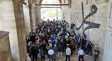 İstanbul'da eski eşi tarafından öldürülen kadın, Edirne'de son yolculuğuna uğurlandı