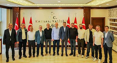 İstanbul'dan gelen hukukçulardan Hakkari'ye ziyaret