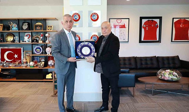 İstanbulspor Başkanı Sarıalioğlu'ndan TFF Başkanı İbrahim Hacıosmanoğlu'na ziyaret