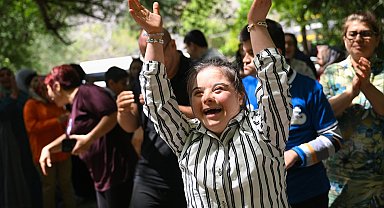 İzmir Bornova'da "Birlikte Güçlüyüz" mesajı yükseldi