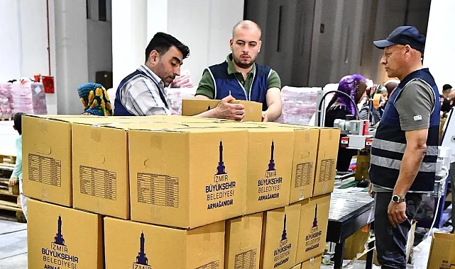 İzmir Büyükşehir'den bayramlık gıda kolisi desteği