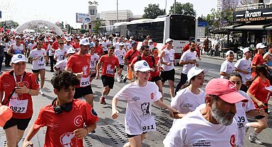 İzmir Karabağlar'da 19 Mayıs Coşkusu