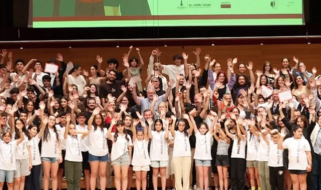 İzmir Uluslararası Çoksesli Korolar Festivali'nde muhteşem final