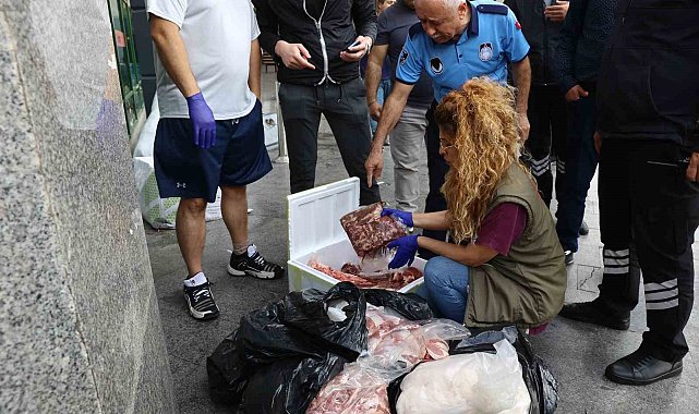 İzmir'den Antalya'ya yolcu otobüsüyle çöp poşetinde 300 kilo et gönderdiler