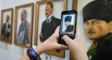 İzmir'de sanat ve antika fuarına yoğun ilgi
