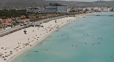 İzmirli vatandaşlar, hafta sonu Çeşme'nin keyfini çıkardı