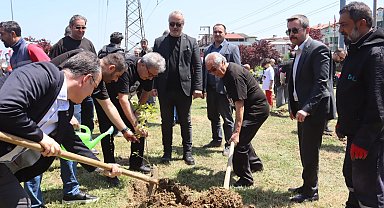 İzmit'te Prof. Dr. Ümit Özdağ Hatıra Ormanı