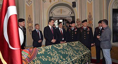 Jandarma Genel Komutanı Orgeneral Ali Çardakçı, Ertuğrul Gazi Türbesi'nde dua etti