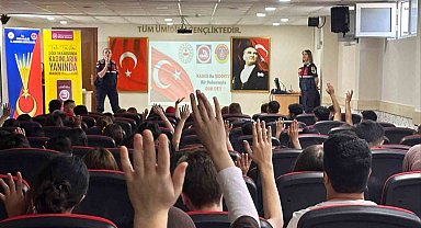 Jandarma liseli gençleri bilgilendirdi