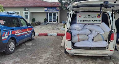 Jandarma milyonluk kaçak malzemeye el koydu