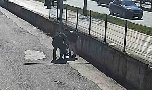 Jandarma personelinin 'heimlich' manevrası, küçük çocuğu kurtardı