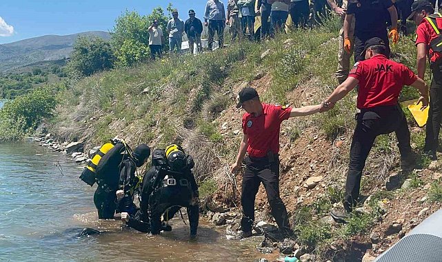Jandarma SAK timi nefes kesen operasyonda kayıp şahsı sualtında aracıyla birlikte buldu