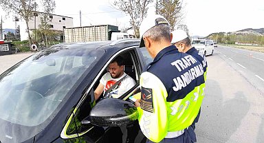Jandarma sürücülere güvenli yolculuğu anlattı