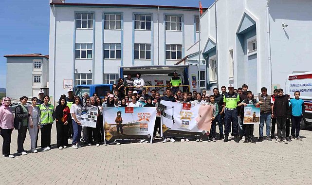 Jandarmadan öğrencilere trafik güvenliği eğitimi