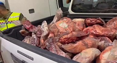 Jandarmadan şok yol uygulaması: Kaçak et ve binlerce ürün ele geçirildi