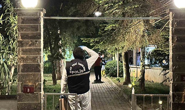 Kadıköy'de apartman dairesinde yangın: 1 kişi hayatını kaybetti