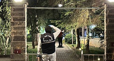 Kadıköy'de apartman dairesinde yangın: 1 kişi hayatını kaybetti