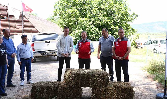 Kadın çiftçilere 'Saman Balya' desteği