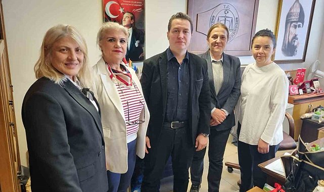 Kadın derneği yöneticileri 'Yenidoğan çetesi' davasının savcısını ziyaret etti