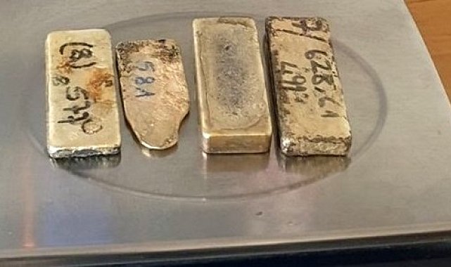 Kadın yolcu iç çamaşırına ve koltuk altlarına gizlediği 2 kilo altın ile yakalandı