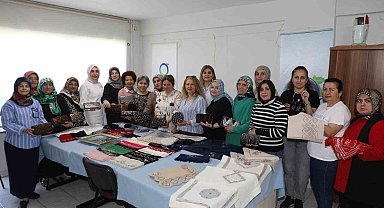 Kadınlar, tel kırma ürünleri yaparak aile ekonomine katkı sağlıyor