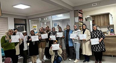 Kadınlara mantar yetiştiriciliği kurusu verildi