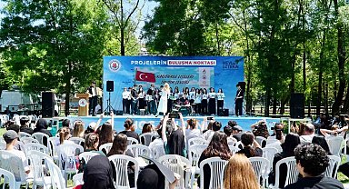 Kağıthane'de eğitim şöleni: Liseler tanıtım için buluştu