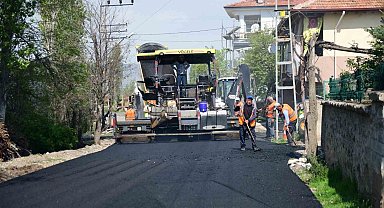Kahramankazan'da sıcak asfalt çalışmaları sürüyor